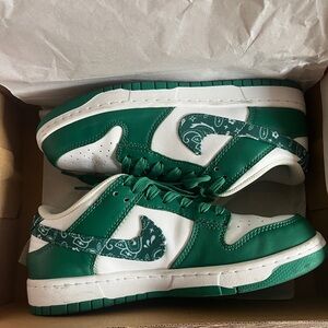 Nike Green and White Women's Sneakers